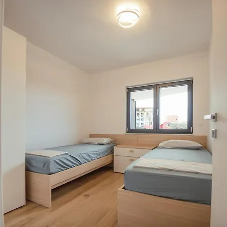 Stella's Garden Apartment